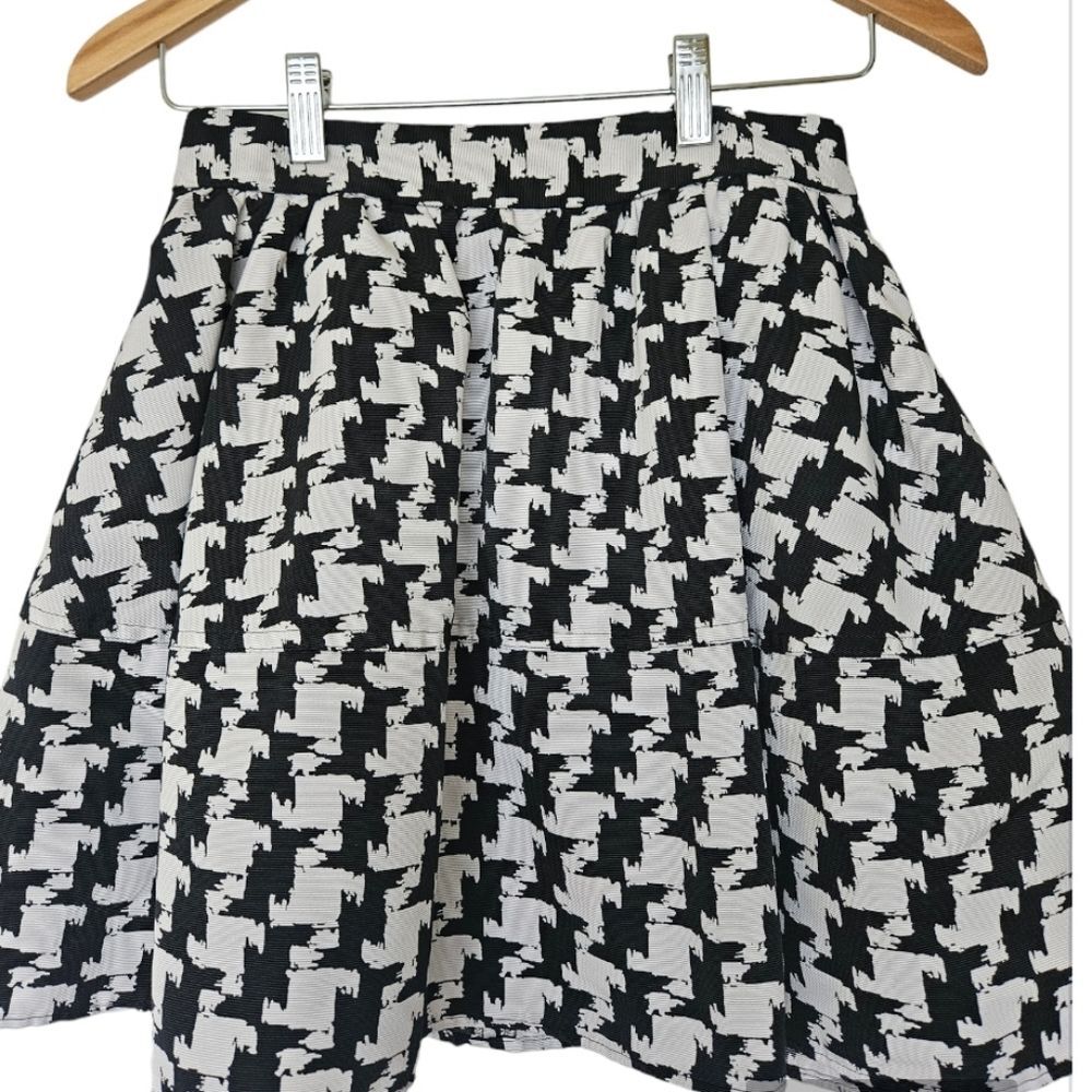 Express Y2K Black and White Houndstooth Skirt